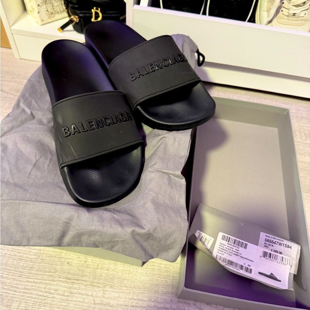 Pool Slide Sandal in rubber with white 3D Balenciaga logo